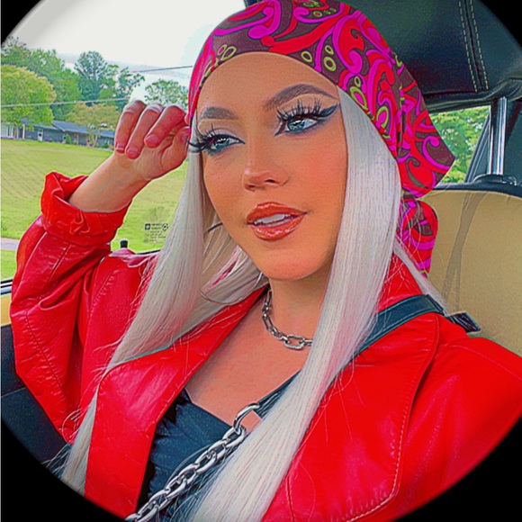 Meet your Posher, Isabel - Picture 1 of 1